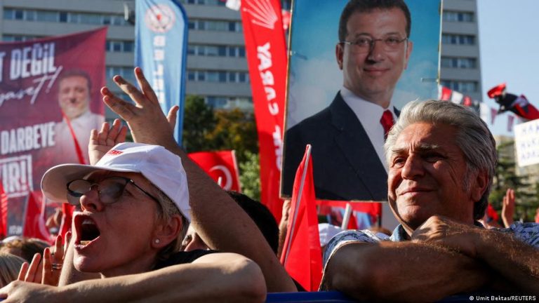 Turkey: 2,000-year jail sentence urged for Istanbul mayor