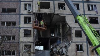 Ukraine updates: Russia strikes cause deaths, power outages